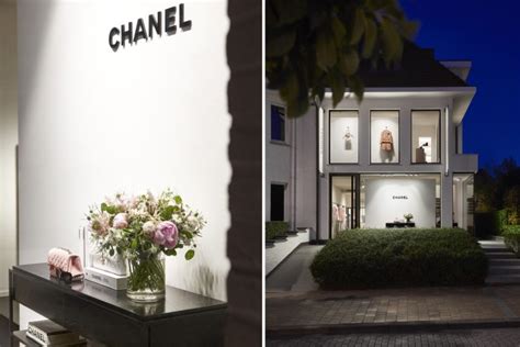 chanel botiek met vrienden